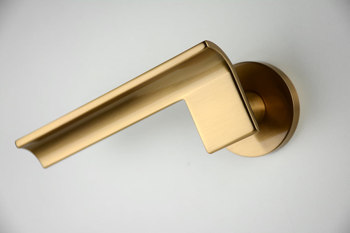 Fechadura Zen Design Boss Dourada | Linha Assinada