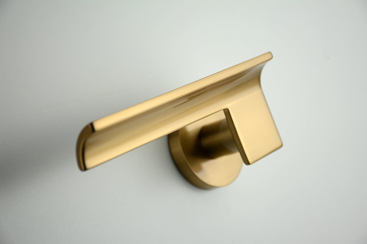 Fechadura Zen Design Boss Dourada | Linha Assinada